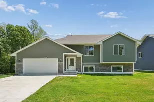 1886 Desoto Street N, Maplewood, MN 55117 - Photo 1