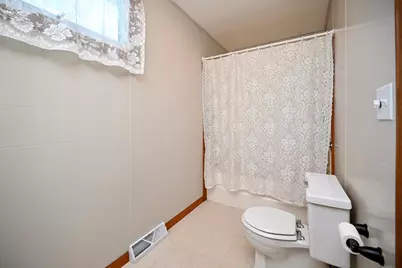 501 E Howard (10th) Street, Winona, MN 55987 - Photo 15