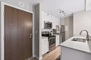 433 S 7th St, Minneapolis, MN 55415 - Photo 9