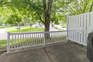 372 Gironde Ct, Woodbury, MN 55125 - Photo 25