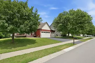 7117 Oakridge Trail, Shakopee, MN 55379 - Photo 3