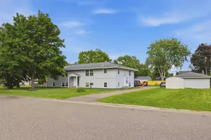 5116 Edgewood Ave N, Crystal, MN 55428 - Photo 3