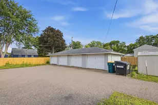 5116 Edgewood Ave N, Crystal, MN 55428 - Photo 9