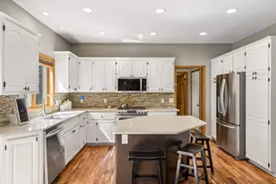 3794 Smithfield Curve, Woodbury, MN 55129 - Photo 3