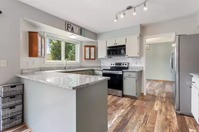 864 Winterberry Court, Woodbury, MN 55125 - Photo 3