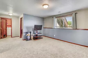 5543 27th St S, Fargo, ND 58104 - Photo 31
