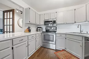 2120 Ridge Dr, Saint Louis Park, MN 55416 - Photo 9