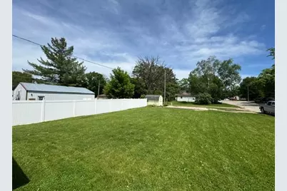 114 Central Avenue S, Bertha, MN 56437 - Photo 3