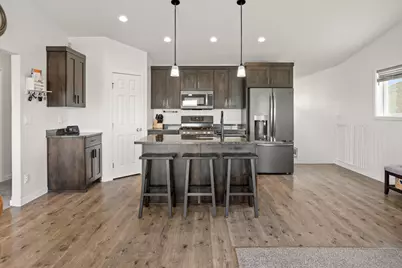 1714 75th Avenue S, Fargo, ND 58104 - Photo 3