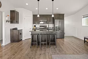 1714 75th Ave S, Fargo, ND 58104 - Photo 3