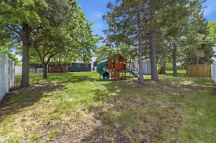 2934 10th St N, Fargo, ND 58102 - Photo 5