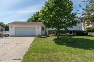 225 20th St NW, Owatonna, MN 55060 - Photo 3