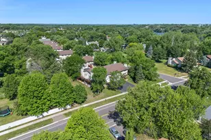 1264 Deercliff Ln, Eagan, MN 55123 - Photo 31