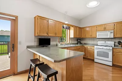 12140 Jonquil Street NW, Coon Rapids, MN 55433 - Photo 9