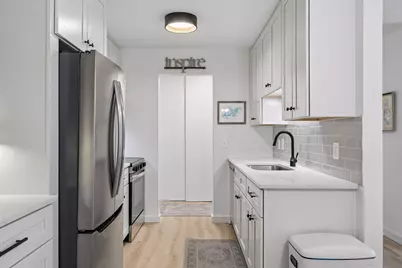 215 Barry Avenue S #218, Wayzata, MN 55391 - Photo 11