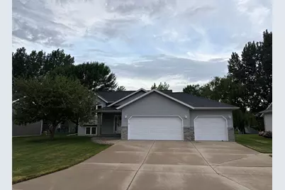 1907 33rd Street S, Moorhead, MN 56560 - Photo 1