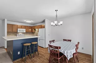 15155 Lesley Ln, Eden Prairie, MN 55346 - Photo 7