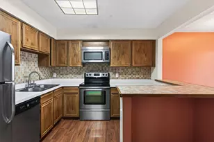 313 Elan Ct, Woodbury, MN 55125 - Photo 11