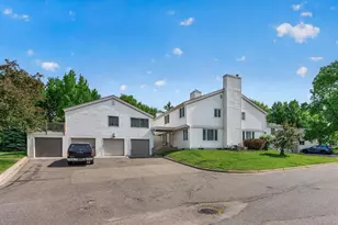 313 Elan Ct, Woodbury, MN 55125 - Photo 3