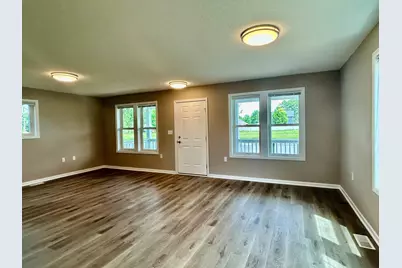 9030 Park Avenue S, Bloomington, MN 55420 - Photo 3