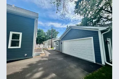 9030 Park Avenue S, Bloomington, MN 55420 - Photo 17