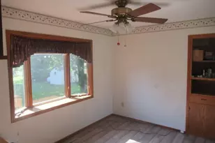 513 S Elizabeth Ave, Hills, MN 56138 - Photo 19