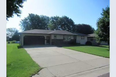 513 S Elizabeth Avenue, Hills, MN 56138 - Photo 1