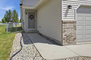 4251 39th Ave S, Fargo, ND 58104 - Photo 3