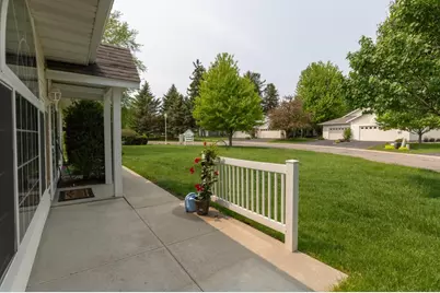 1920 Waterford Place SW, Rochester, MN 55902 - Photo 5
