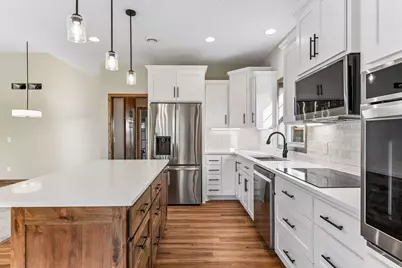 752 Somerwood Lane, Waconia, MN 55387 - Photo 9