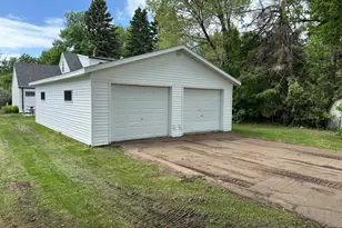 922 Tindolph Ave S, Thief River Falls, MN 56701 - Photo 11
