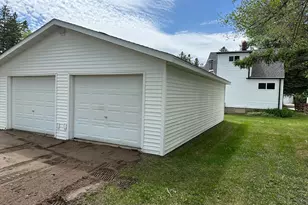 922 Tindolph Ave S, Thief River Falls, MN 56701 - Photo 11