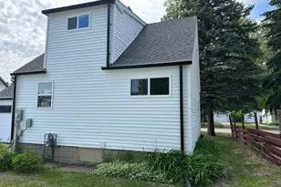 922 Tindolph Ave S, Thief River Falls, MN 56701 - Photo 17