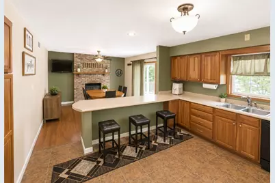 1919 5th Avenue NW, Austin, MN 55912 - Photo 5