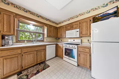 10545 Johnson Road, Bloomington, MN 55437 - Photo 9