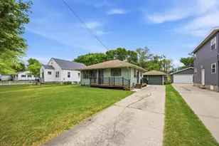 918 14th St N, Moorhead, MN 56560 - Photo 3