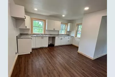 120 Spruce Avenue S, Thief River Falls, MN 56701 - Photo 3