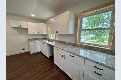 120 Spruce Avenue S, Thief River Falls, MN 56701 - Photo 5