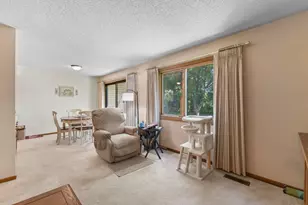 975 Heritage Ct E, Vadnais Heights, MN 55127 - Photo 9