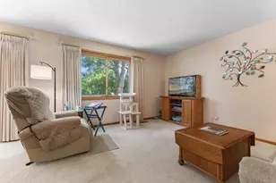 975 Heritage Ct E, Vadnais Heights, MN 55127 - Photo 7