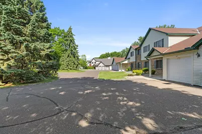 975 Heritage Court E #206, Vadnais Heights, MN 55127 - Photo 3