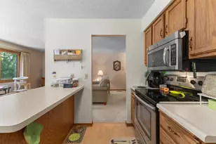 975 Heritage Ct E, Vadnais Heights, MN 55127 - Photo 13