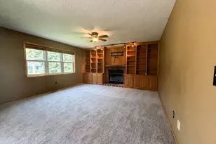 9394 71st Bay S, Cottage Grove, MN 55016 - Photo 3