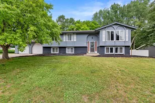 121 Chaparral Dr, Apple Valley, MN 55124 - Photo 1