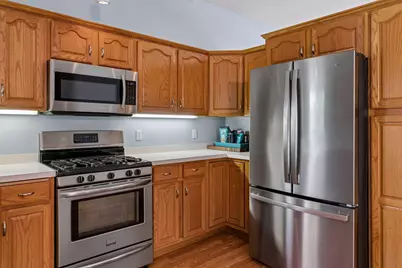 2105 Grimm Road, Chaska, MN 55318 - Photo 9