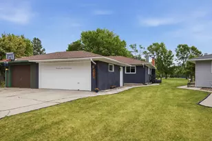 2328 Country Club Pkwy, Moorhead, MN 56560 - Photo 5