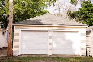 113 N Ash St, Chaska, MN 55318 - Photo 3