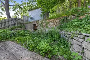 108 S Hill St, Fountain City, WI 54629 - Photo 23