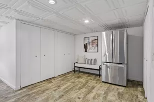253 Washburn Ave N, Minneapolis, MN 55405 - Photo 23