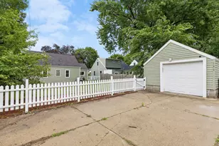 253 Washburn Ave N, Minneapolis, MN 55405 - Photo 29